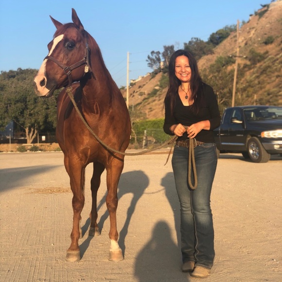 Meet your Posher, Debbie - Picture 3 of 4